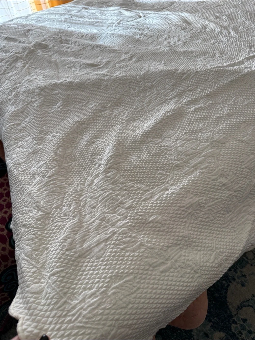 The Company Store White Quilted Bedspread Scalloped Edge coverlet Queen